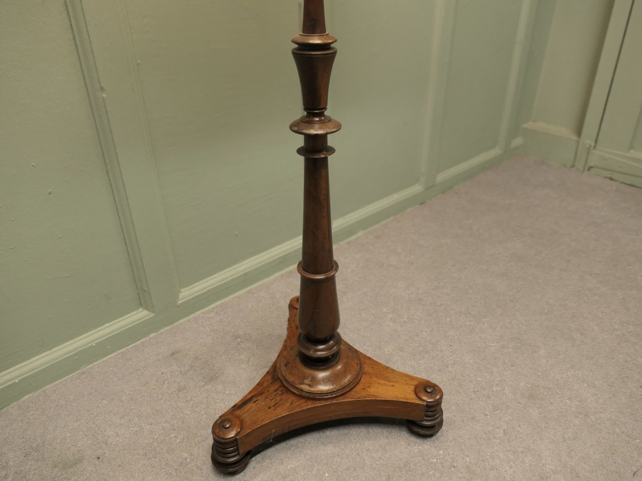 Dainty Cottage Style Floor Lamp - Image 7