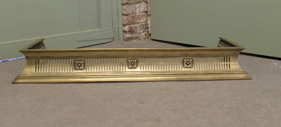 Fine Quality Victorian Pierced Brass Fender This is a Victorian Pierced Brass Fender