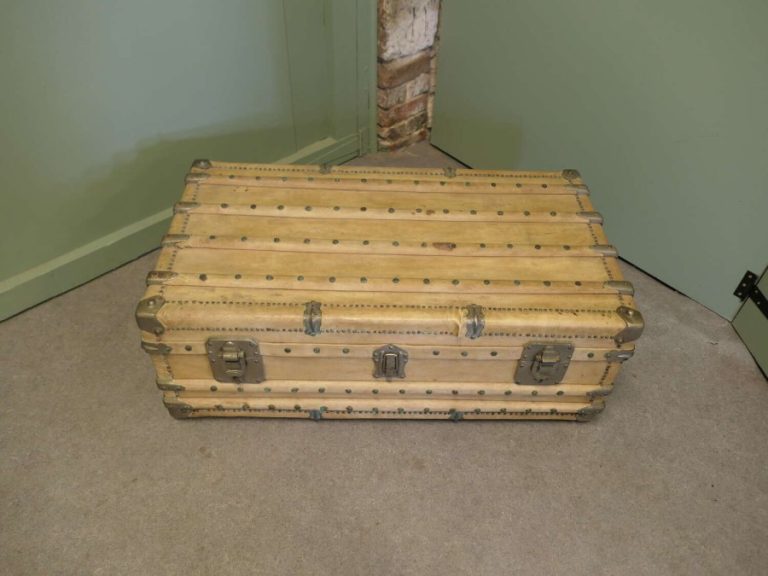 French Art Deco Velum Leather Valise, Cabin Trunk, Coffee Table This is a lovely old piec