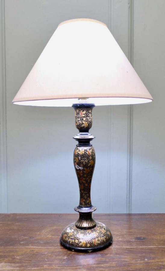 Hand Made Painted Table Lamp A very pretty piece