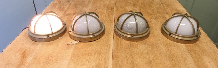 Set of 4 Vintage Style Nautical Brass Wall Lights - Image 3