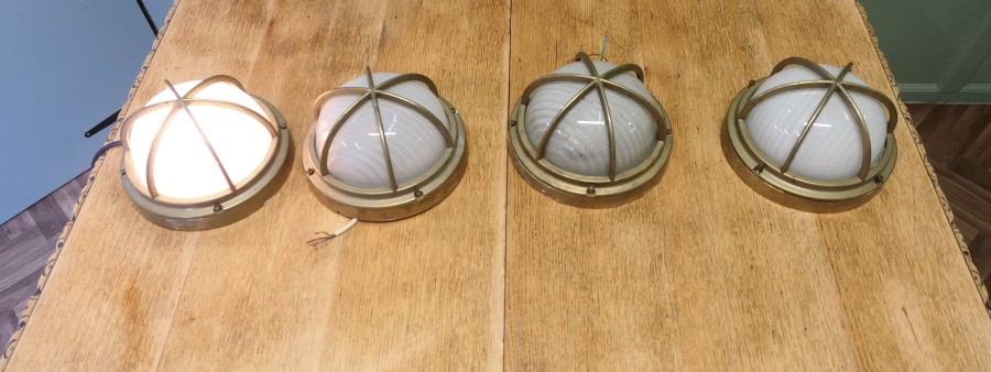 Set of 4 Vintage Style Nautical Brass Wall Lights - Image 4