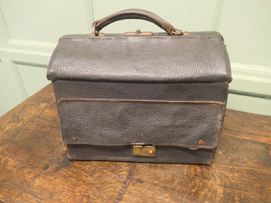 Traveling Dentist Gladstone Bag This Vintage Leather Dentist Traveling Case or Gladstone - Image 7