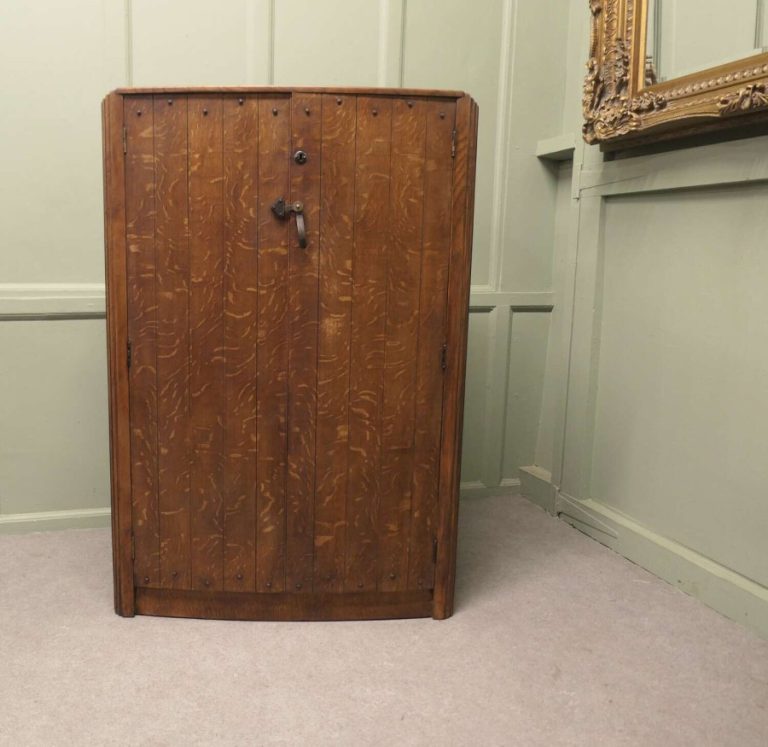 Very Unusual Arts and Crafts Chest of Drawers Compactum