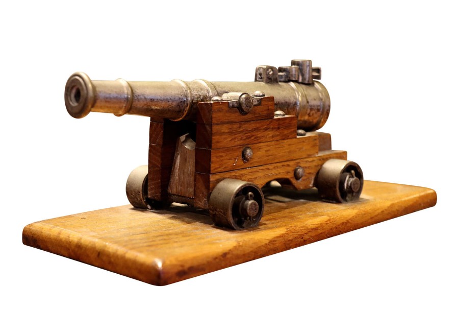 Vintage Brass Cannon Table Lighter on Wooden Gun Carriage, Mid 20th Century