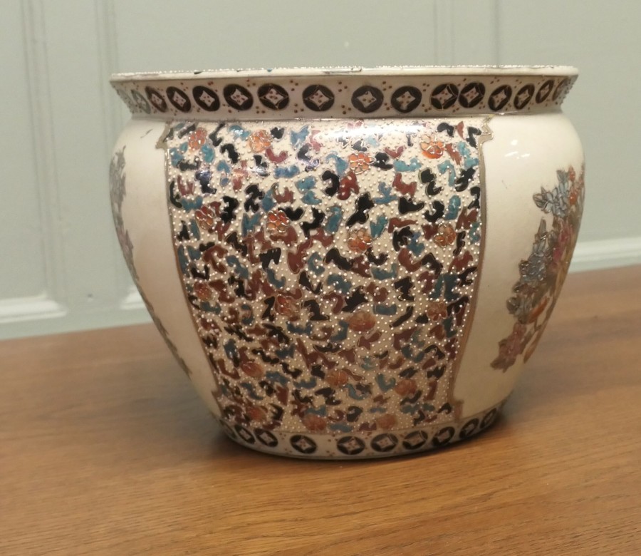 Vintage Satsuma Ceramic Decorated Fish Bowl - Image 4