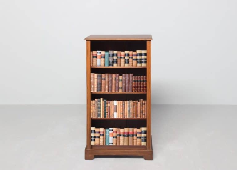 Edwardian Sheraton-style neat-sized, inlaid mahogany open bookcase with three shelves