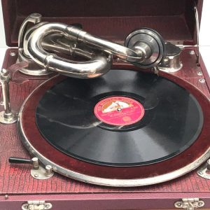 GILBERT RECORD PLAYER ( TABLE TOP ) THE BEST Antique Collectibles GILBERT RECORD PLAYER ( TABLE TOP ) THE BEST
