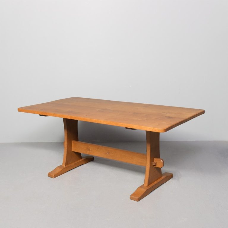 Acornman Yorkshire Critter Solid Oak Dining Table