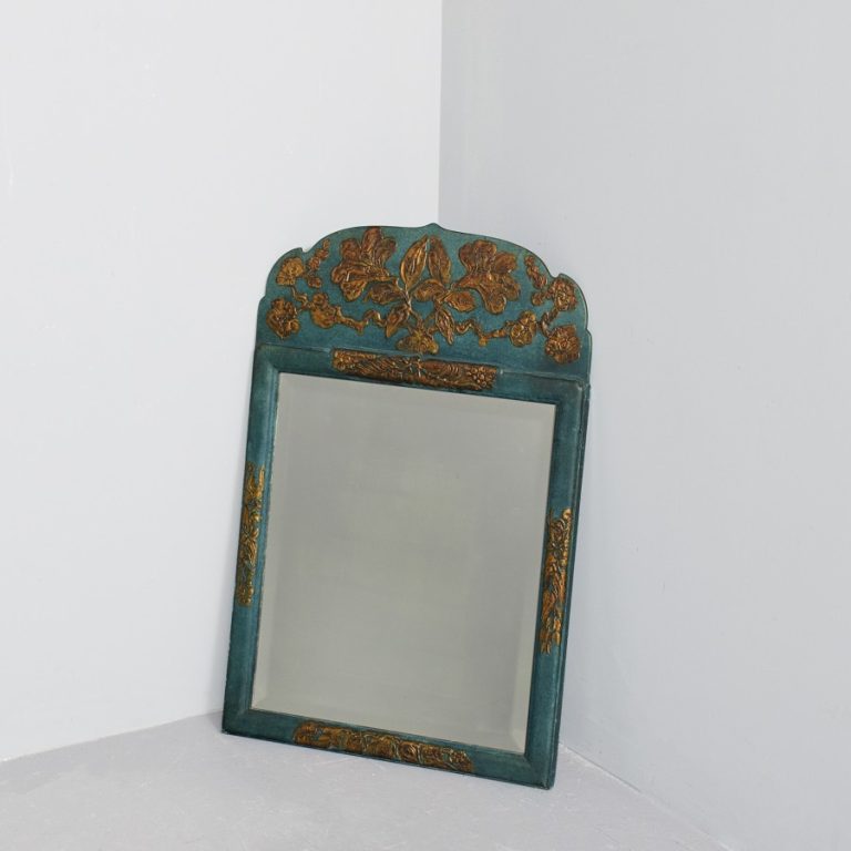 A Whytock & Reid of Edinburgh Chinoiserie Wall Mirror