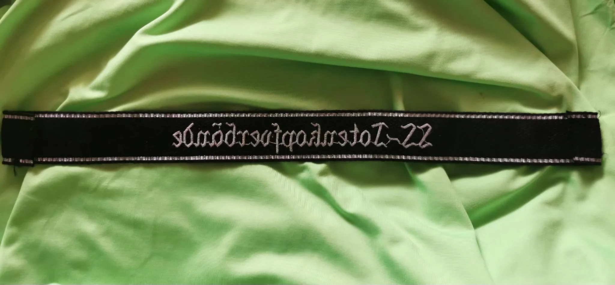 WW2 German SS-Totenkopfverbände Cuff Title & Ärmelband German ww2 Military & War Antiques 3 WW2 German SS-Totenkopfverbände Cuff Title & Ärmelband - Image 3
