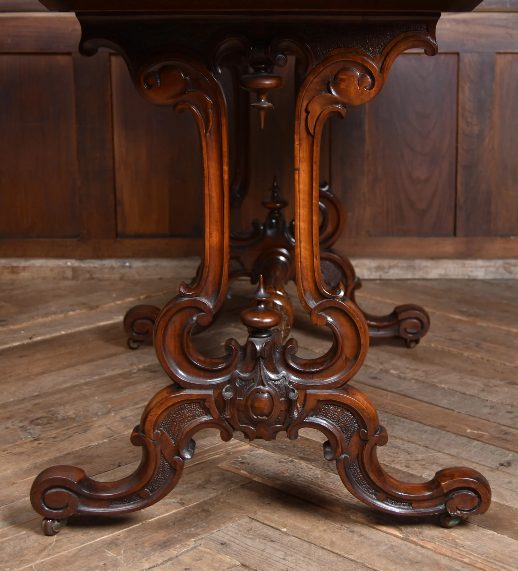 Victorian Walnut Centre Table – SAI4315 Antique Furniture 8 Victorian Walnut Centre Table - SAI4315 - Image 8