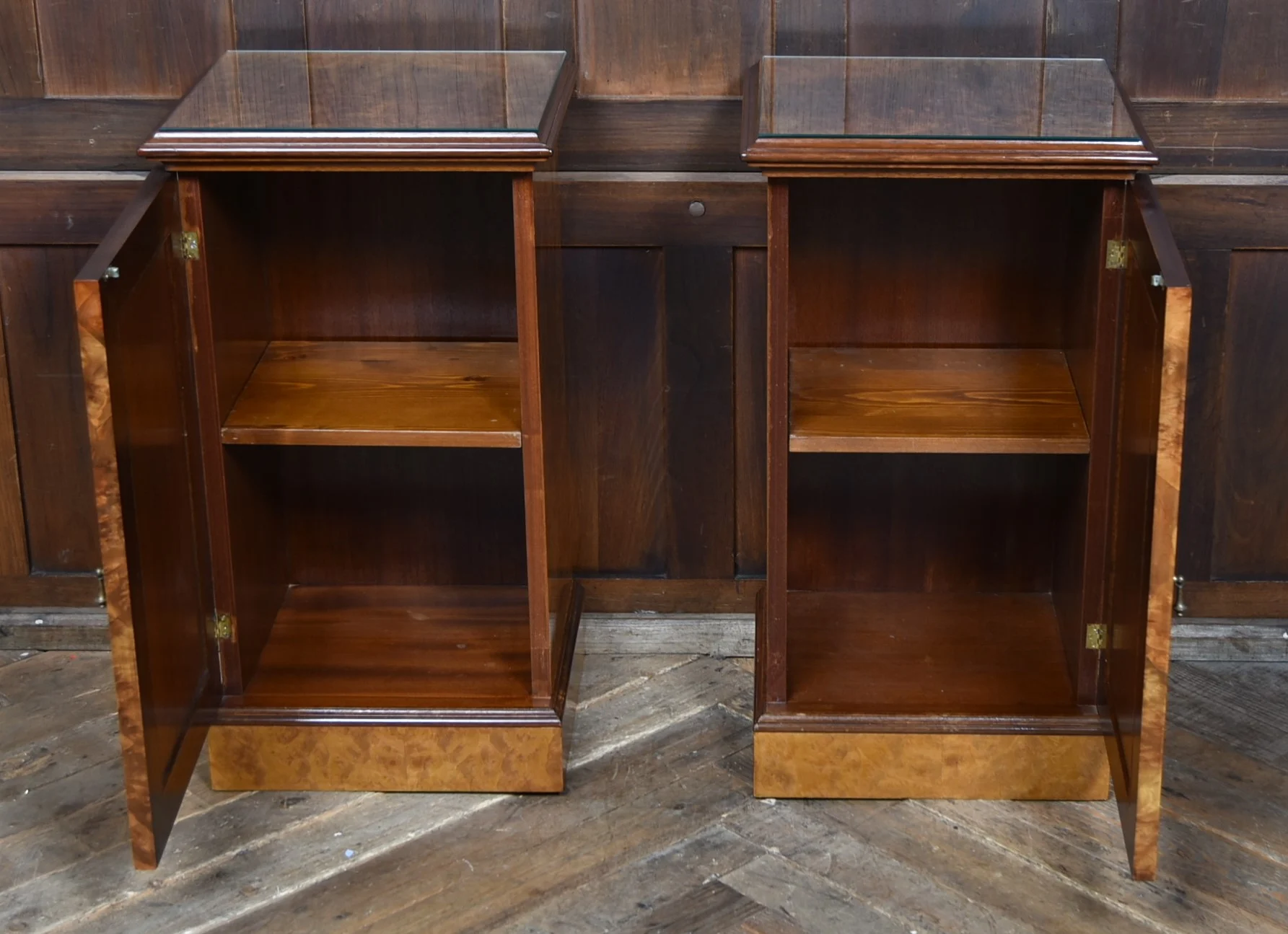 Pair of Edwardian Walnut Bedside Pot Cupboards SAI4324 Antique Cabinets 6 Pair of Edwardian Walnut Bedside Pot Cupboards SAI4324 - Image 6