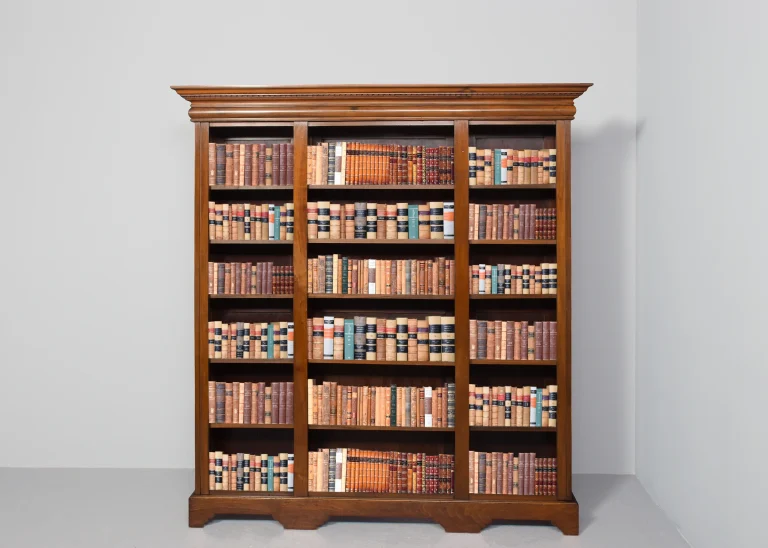 Tall mid-Victorian mahogany three-section, open bookcase in excellent condition