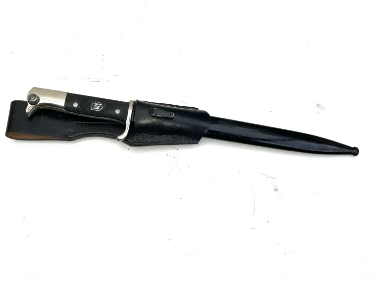 2ND DAS REIGH GUARDS BAYONET & FROG
