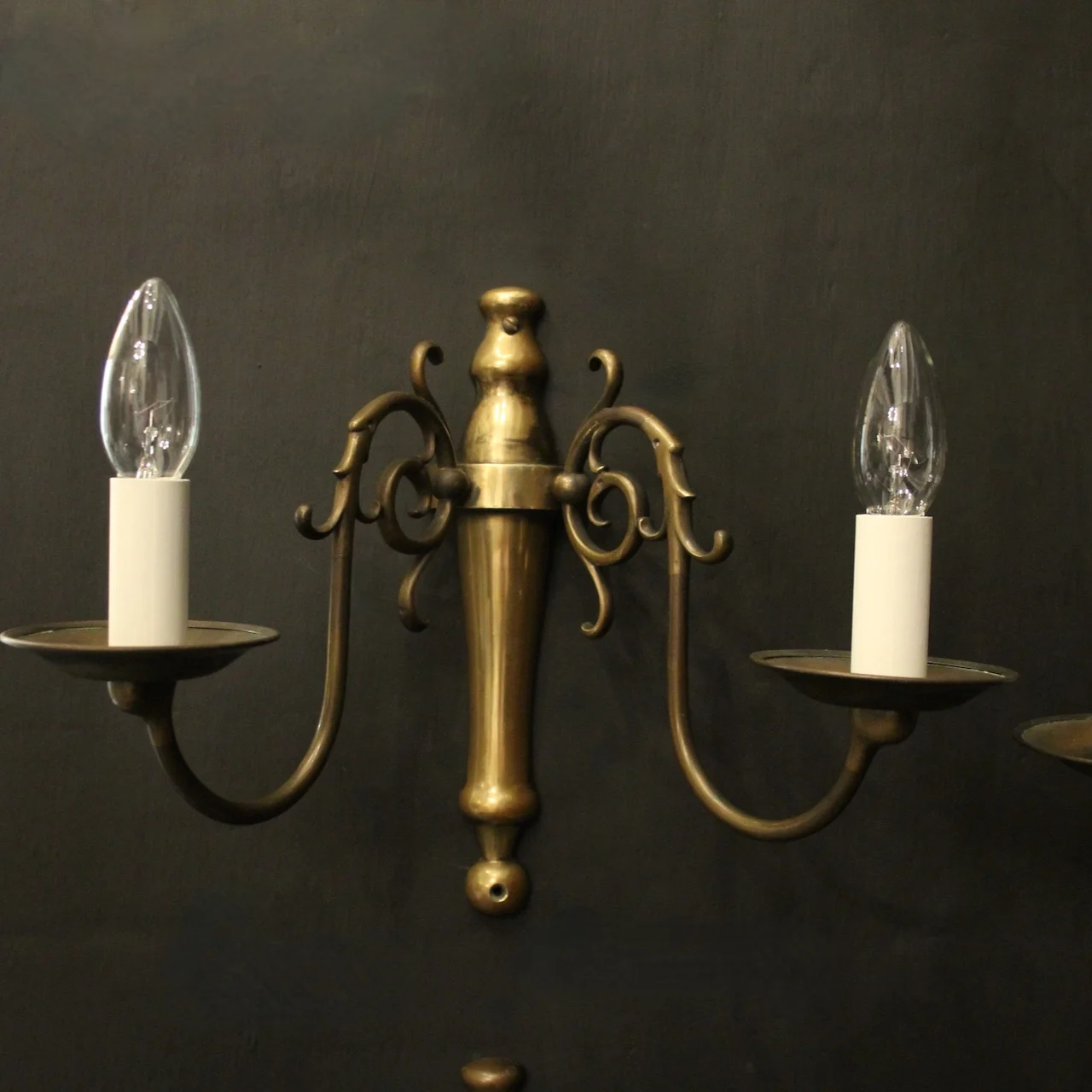 English Set Of 4 Brass Antique Wall Lights Antique Lighting 2 English Set Of 4 Brass Antique Wall Lights - Image 2