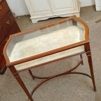 Good Antique Bijouterie Display Cabinet Table