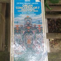 Archiv cassette tape of Handel’s ‘Organ Concertos Op. 7’ performed by Simon Preston, The English Concert, and Trevor Pinnock