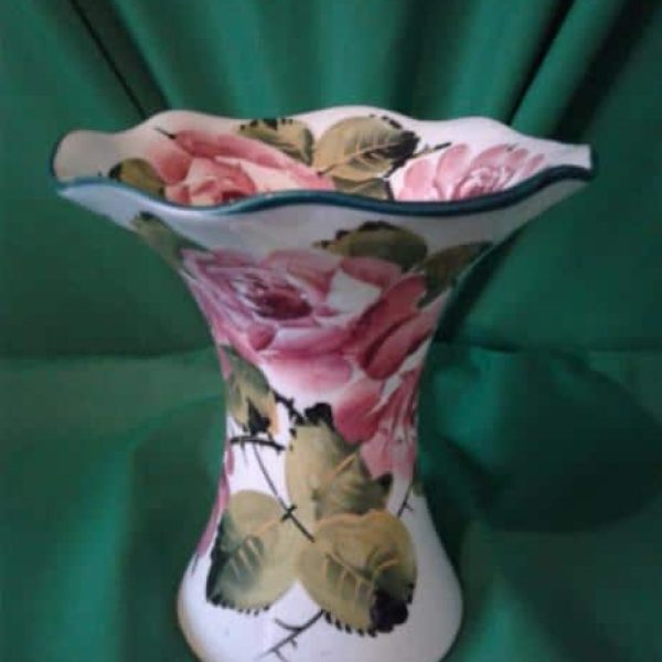Scottish Wemyss Lady Eva vase (Roses)