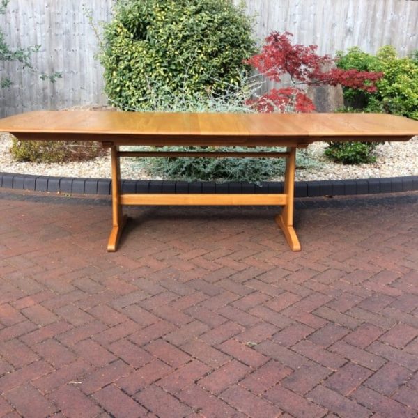 Large Ercol Windsor Extending Dining Table
