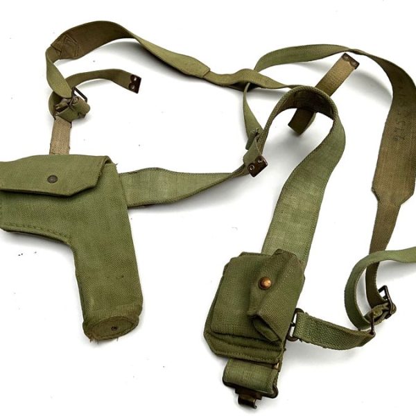 COMMANDO REVOLVER HOLSTER AND BELT WITH HARNESS 1940