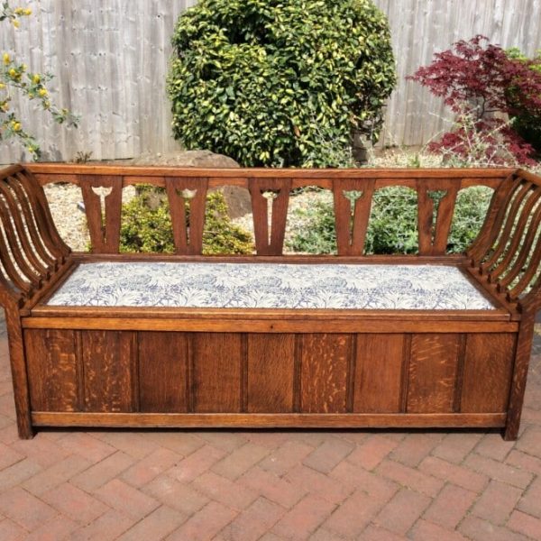 Arts and Crafts Oak Settle c1900&#8217;s