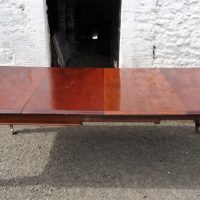 Victorian 2 leaf mahogany dining table