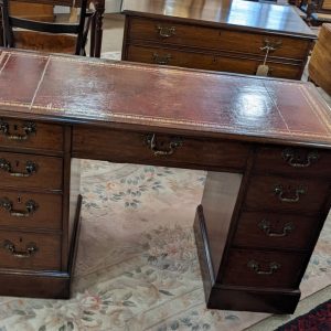 9 draw desk.6