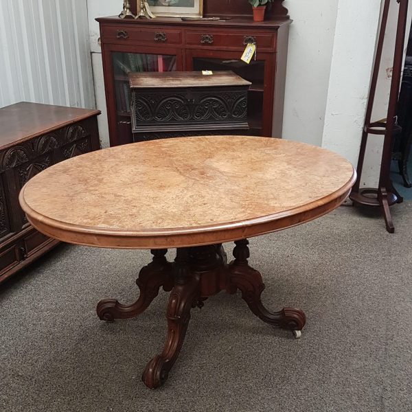 Antique Victorian Walnut Oval Table