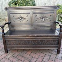 Shapland &#038; Petter Arts &#038; Crafts Oak Settle