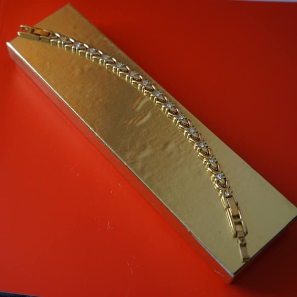 Vintage Quality Gold Plated Rhinestone Link Bracelet &#8211; Boxed
