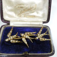 15ct Gold Swallow Seed Pearl Brooch Pin