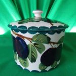 Scottish Wemyss Lidded Preserver Pot. ( Plums )