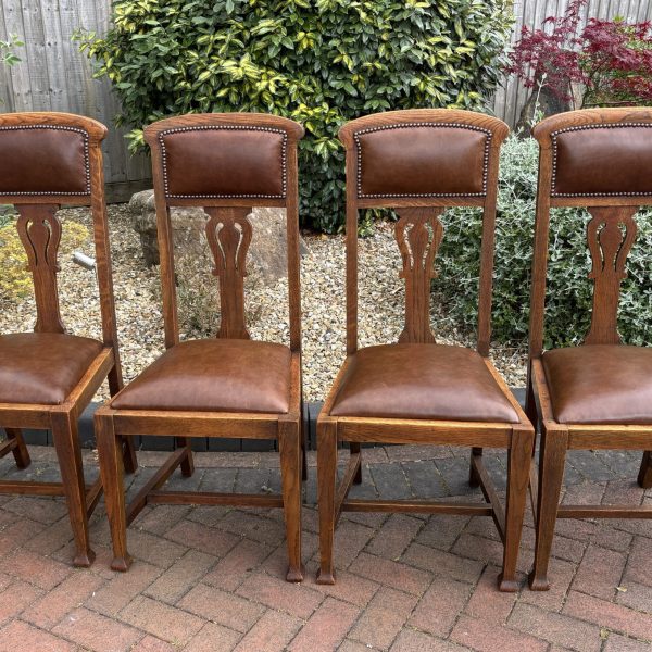 Set of Four Arts &amp; Crafts Oak Dining Chairs c1910