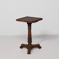 Quality George IV mahogany occasional or wine table