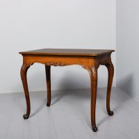 Georgian-style, free-standing, shaped mahogany centre table with a lovely mellow colour