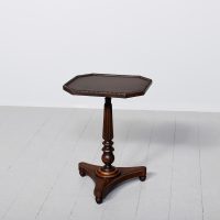 Neat size Regency rosewood occasional table with beaded rim