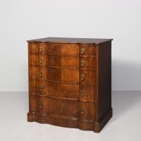 Superb quality, shaped-front Victorian figured walnut chest of drawers by famous cabinetmakers Druce &amp; Co. Portman square, London