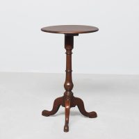 Late Georgian circular-top mahogany wine or occasional table