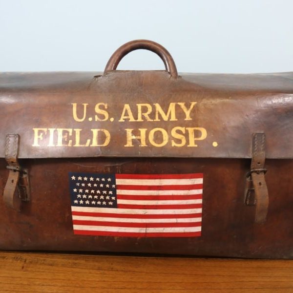 A wonderful antique leather Gladstone style doctors bag