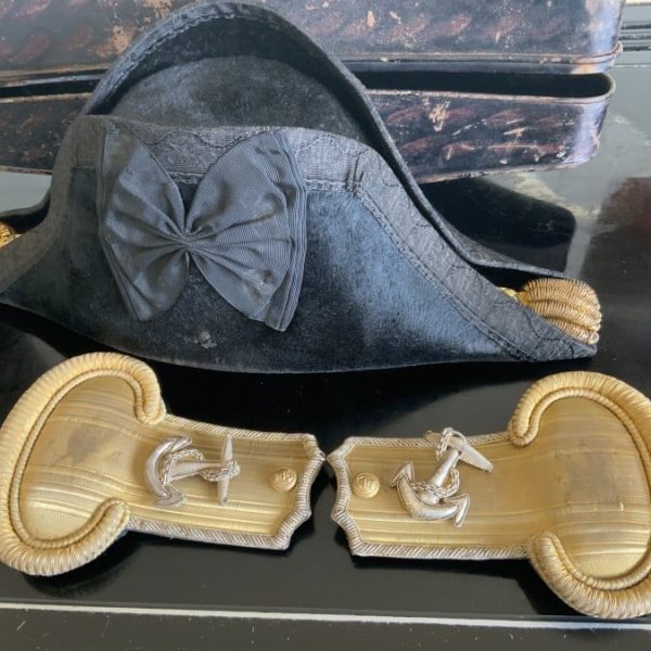 Royal Naval Officers Hat &#038; Epaulettes with Badges
