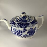 Hilditch Covered Vase Pattern Teapot Circa 1825