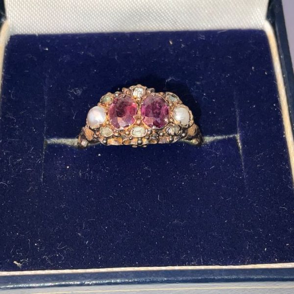 Rubies Diamonds and pearls 18 Kt refined ladies ring. Victorian