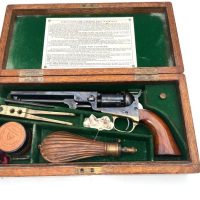 COLT .31 CALIBE REVOLVER BOXED WITH ALL ACCESORIES.