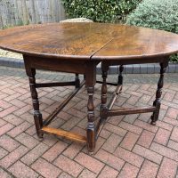 Large Georgian 19th Century Gateleg Dining Table