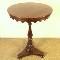 A Good Victorian Rosewood Pedestal Table, Lamp Table, End Table, Occasional Table C.1860