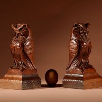 Black Forest Unusual Large Amusing Pair Of Owl Carved Wooden Bookends Circa 1900-20.