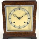 Stylish Retro Elliot Oak Case Mantle Clock