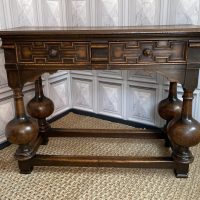 ANTIQUE DUTCH BULB LEG OAK SIDE TABLE,
