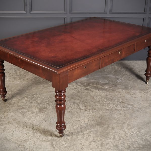 Large Early Victorian Mahogany & Leather Writing Table